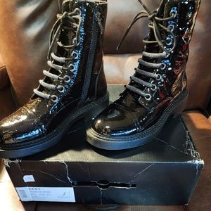 Womans DKNY Boots